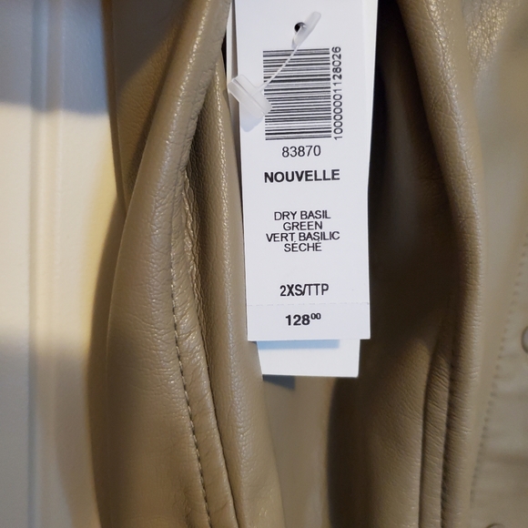 Aritzia Babaton Nouvelle Button up - Picture 2 of 3